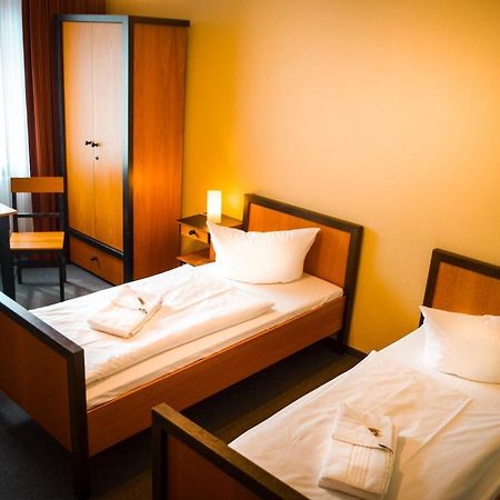 Haus Des Volkes - Das Bauhaushotel Probstzella Bagian luar foto