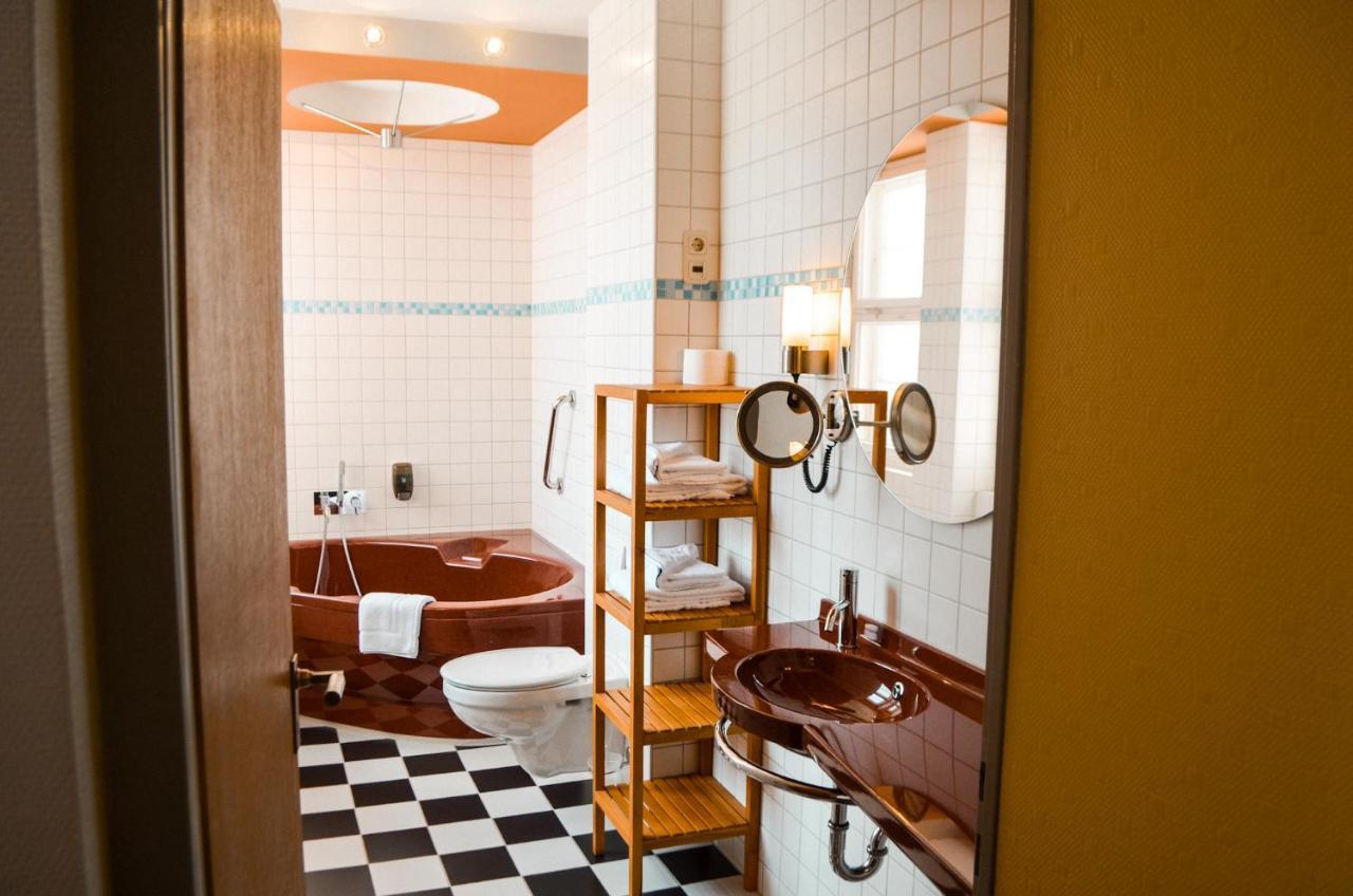 Haus Des Volkes - Das Bauhaushotel Probstzella Bagian luar foto
