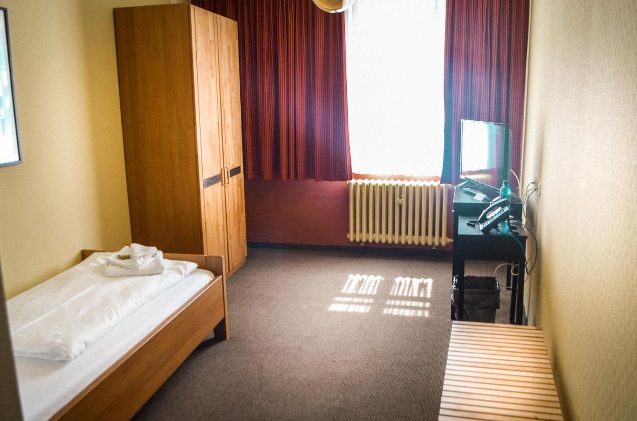 Haus Des Volkes - Das Bauhaushotel Probstzella Bagian luar foto