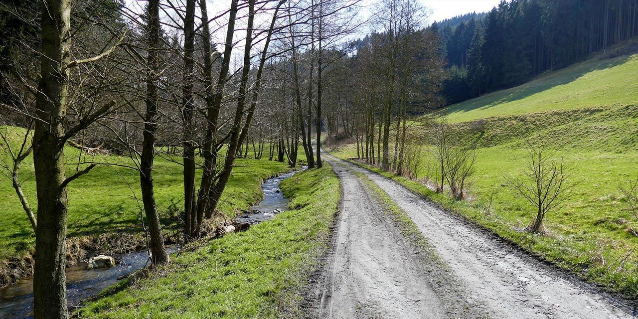 Haus Des Volkes - Das Bauhaushotel Probstzella Bagian luar foto