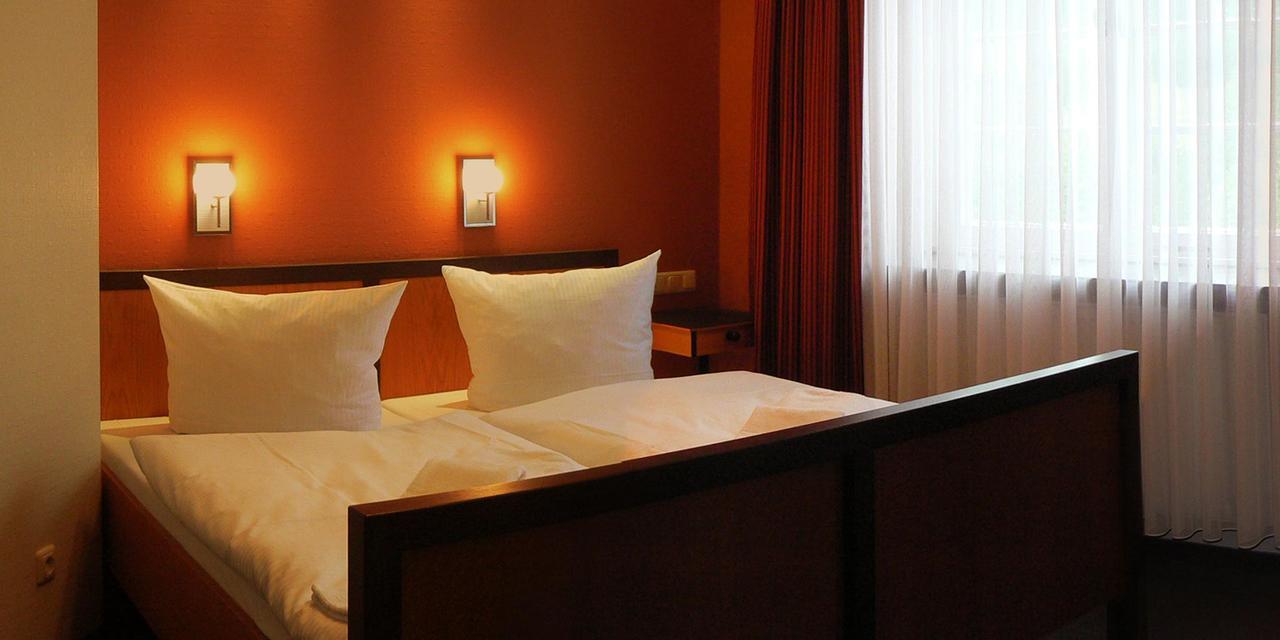 Haus Des Volkes - Das Bauhaushotel Probstzella Bagian luar foto