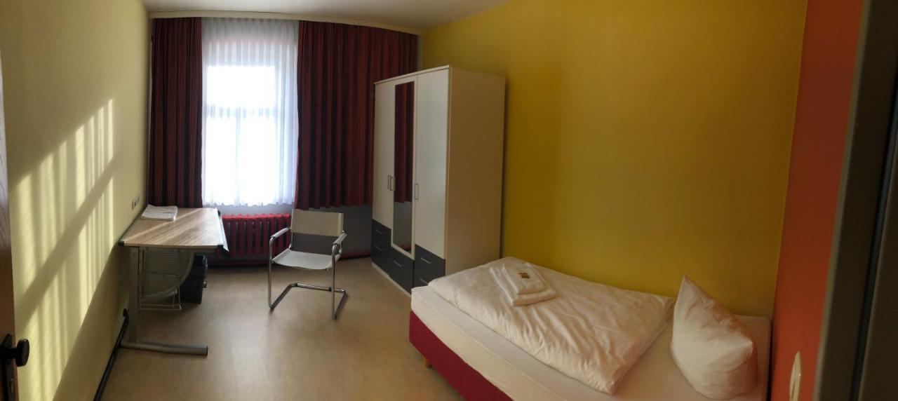 Haus Des Volkes - Das Bauhaushotel Probstzella Bagian luar foto