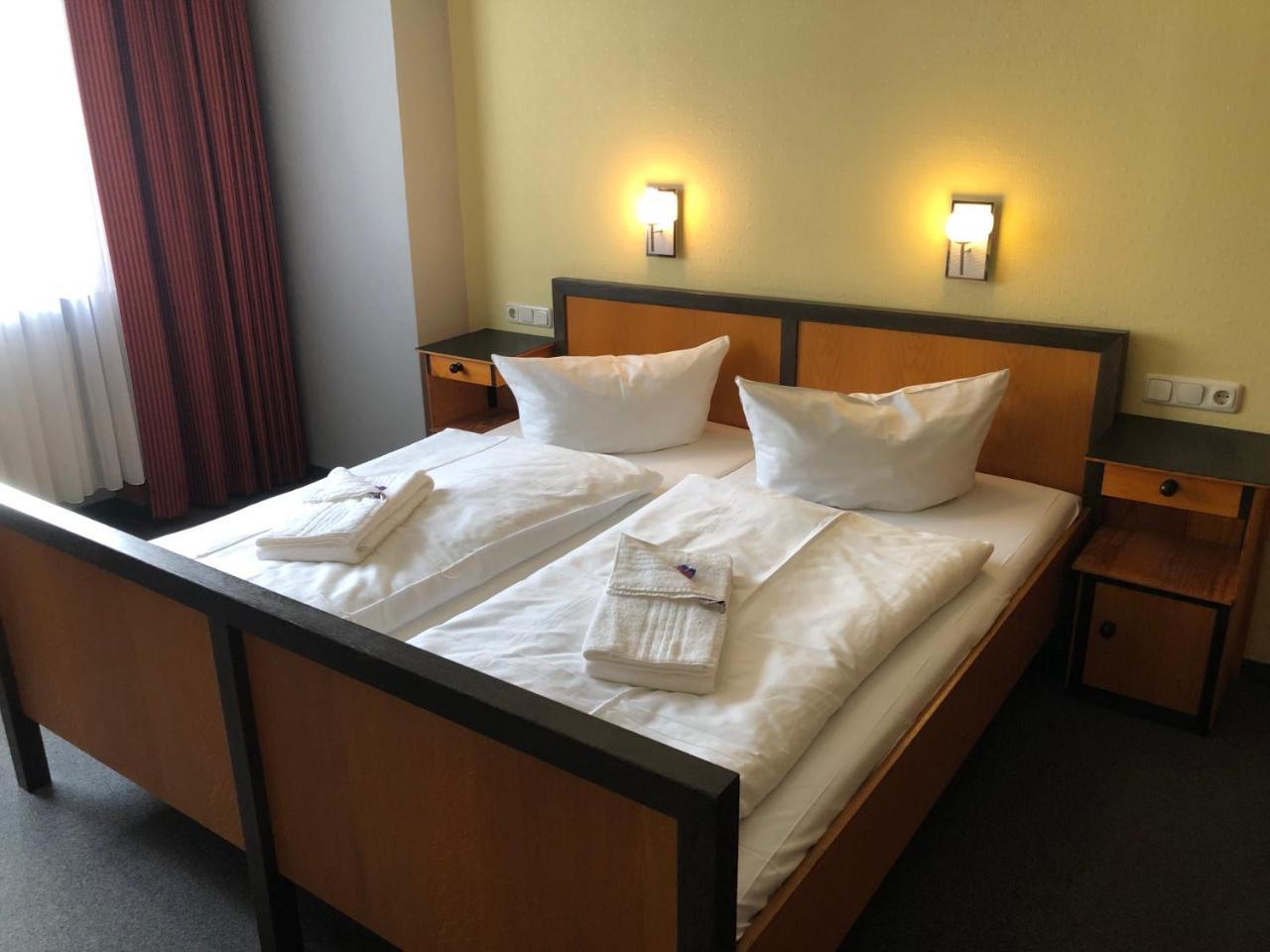 Haus Des Volkes - Das Bauhaushotel Probstzella Bagian luar foto