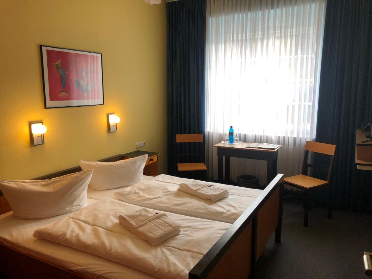 Haus Des Volkes - Das Bauhaushotel Probstzella Bagian luar foto