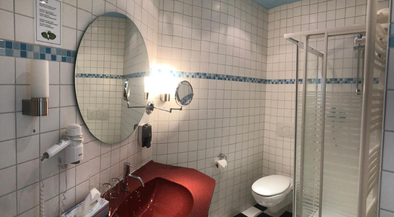 Haus Des Volkes - Das Bauhaushotel Probstzella Bagian luar foto