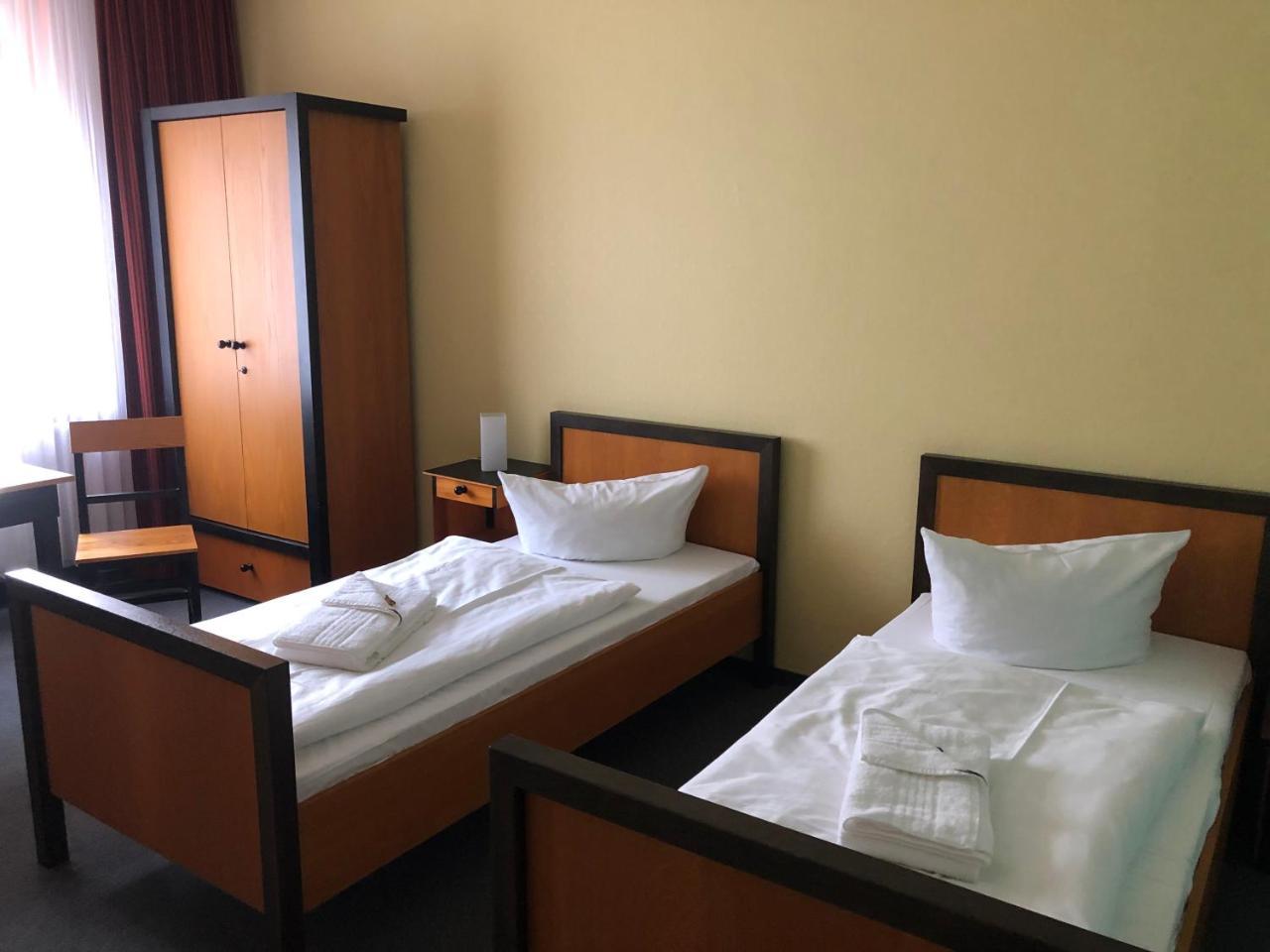Haus Des Volkes - Das Bauhaushotel Probstzella Bagian luar foto