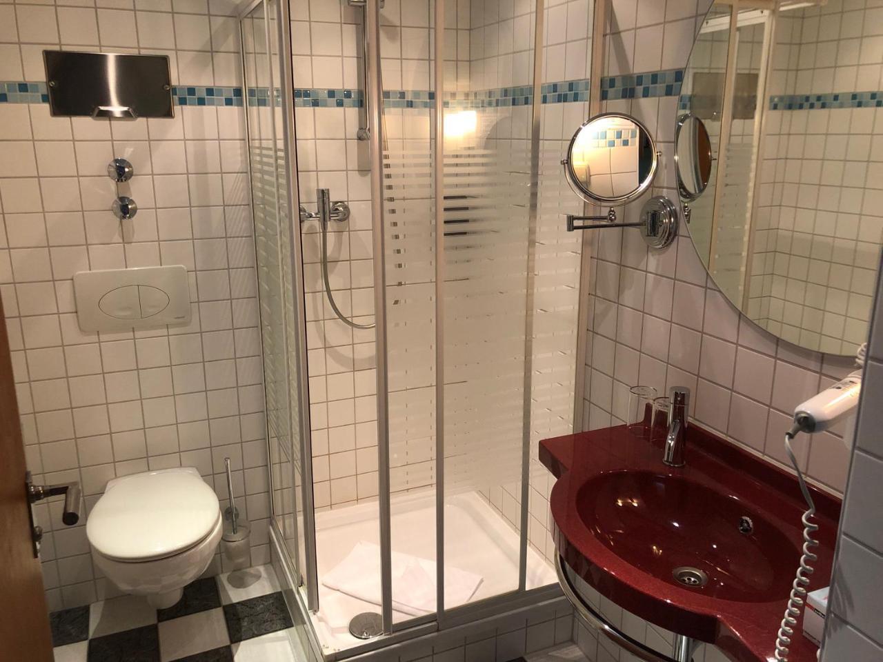 Haus Des Volkes - Das Bauhaushotel Probstzella Bagian luar foto